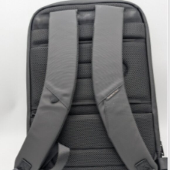 Traveler's Choice Breenon 19" Laptop Backpack with USB Port M34A Black - Picture 3 of 6